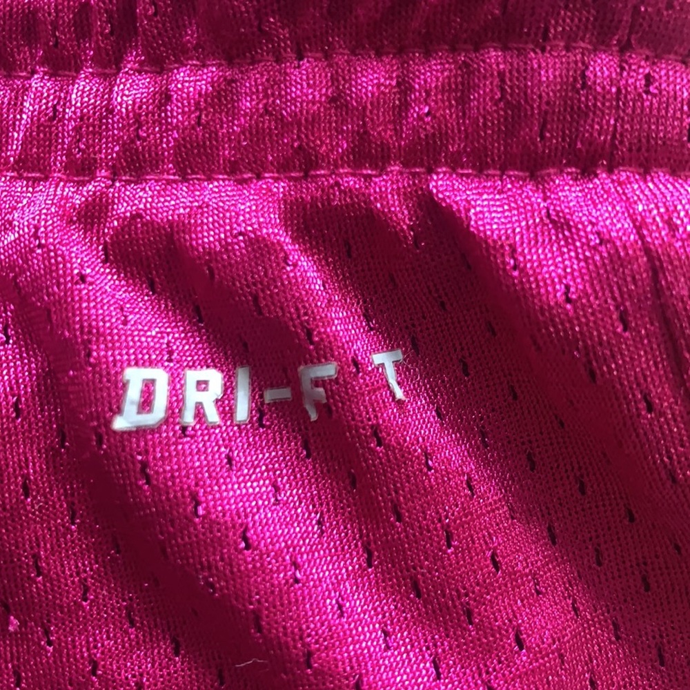 Nike Dry Fit Fuscia Shorts Size L - Picture 4 of 6